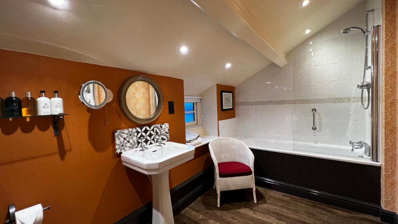 The Red Lion Inn Long Compton Esterno foto