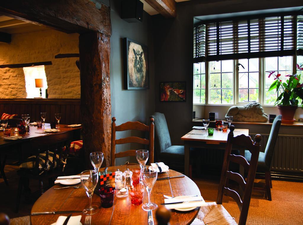The Red Lion Inn Long Compton Esterno foto