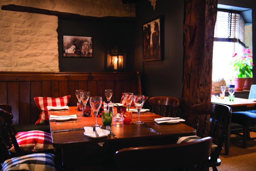 The Red Lion Inn Long Compton Esterno foto