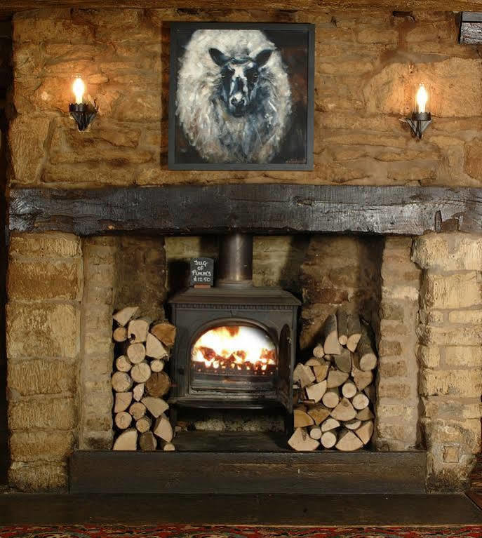 The Red Lion Inn Long Compton Esterno foto