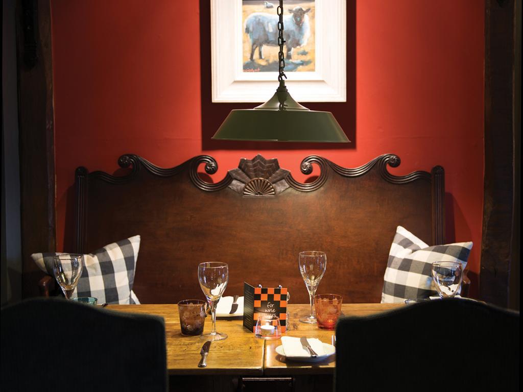 The Red Lion Inn Long Compton Esterno foto